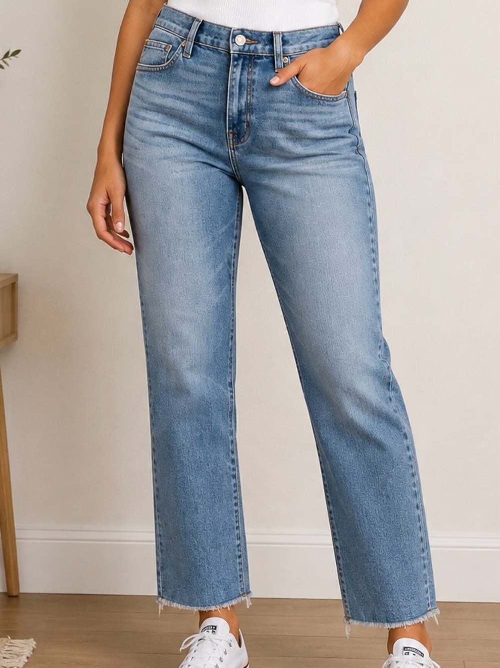 Daniel Cremieux Jeans Size 10 Light Wash Straight-Leg Raw Hem Jeans